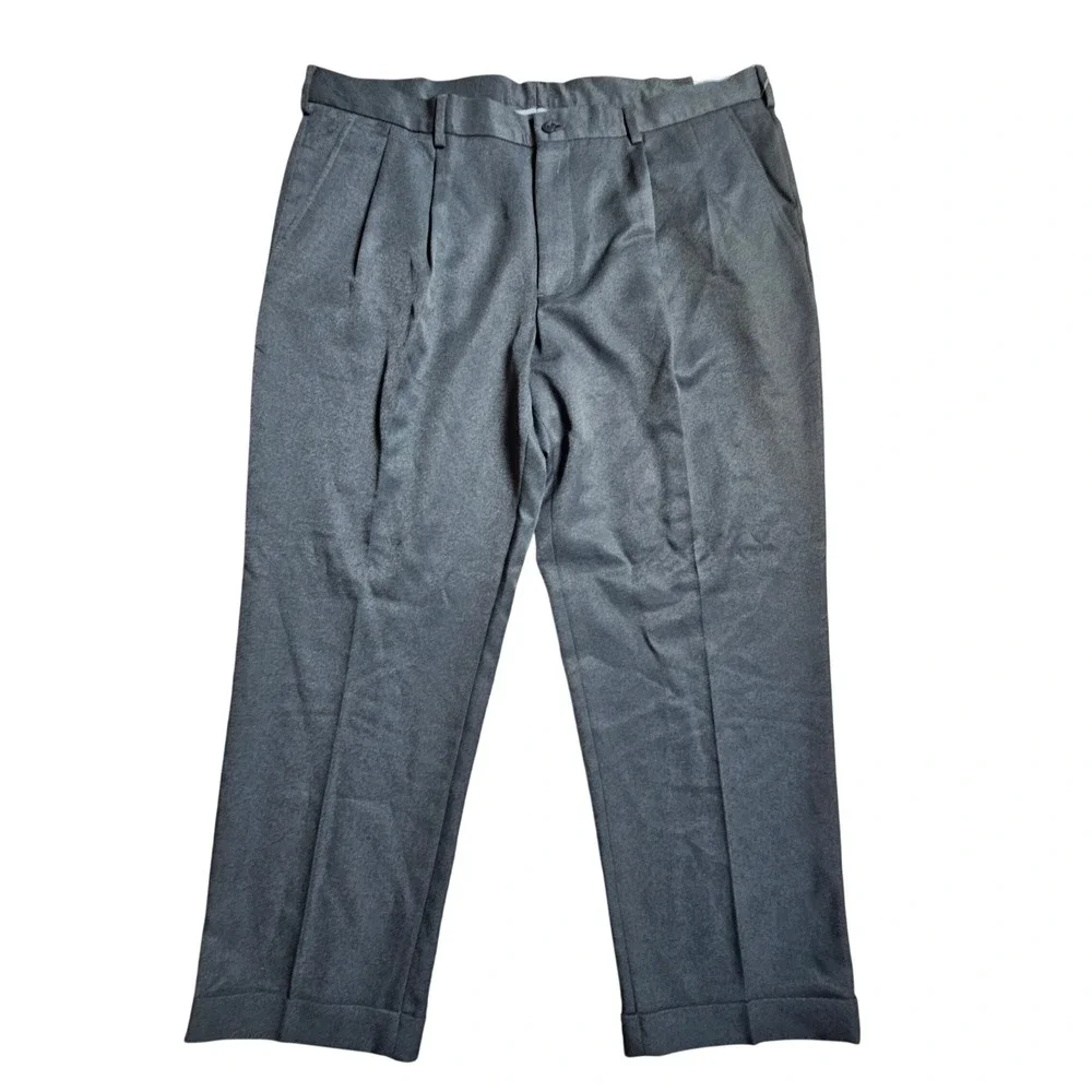 Van Heusen Traveler Pleated Cuffed Dress Pants 42x30 Non Iron Old Money NWT